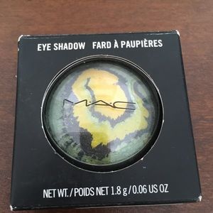 Mac Eyeshadow water